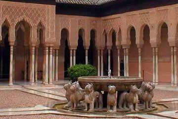 El Patio de los Leones en la Alhambra de Granada