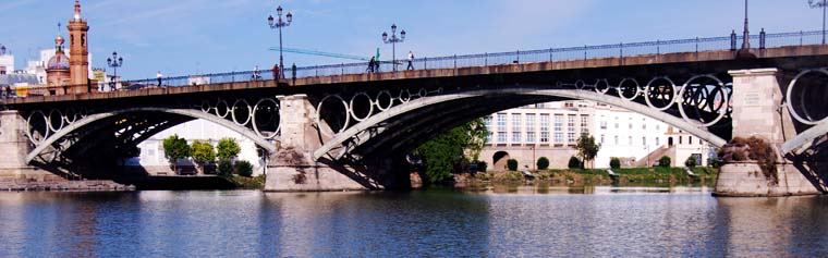 puentedetrianaandalsurexcursiones8653 Puente de Triana, Sevilla