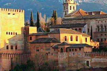 La Alhambra de Granada al atardecer